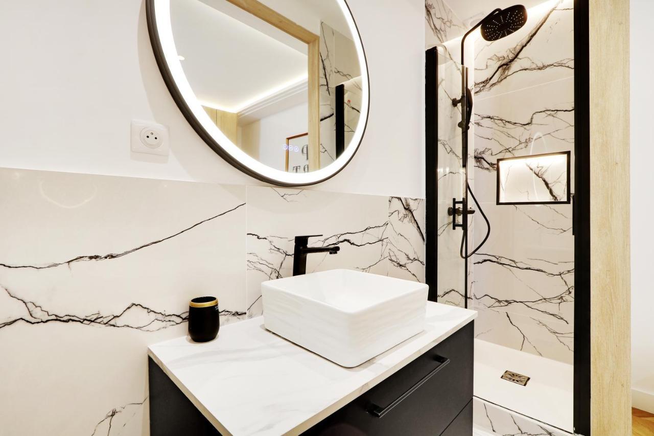 Off Majesti Upper Marais Apartment- Rue Du Faubourg Saint-Martin Parijs Buitenkant foto