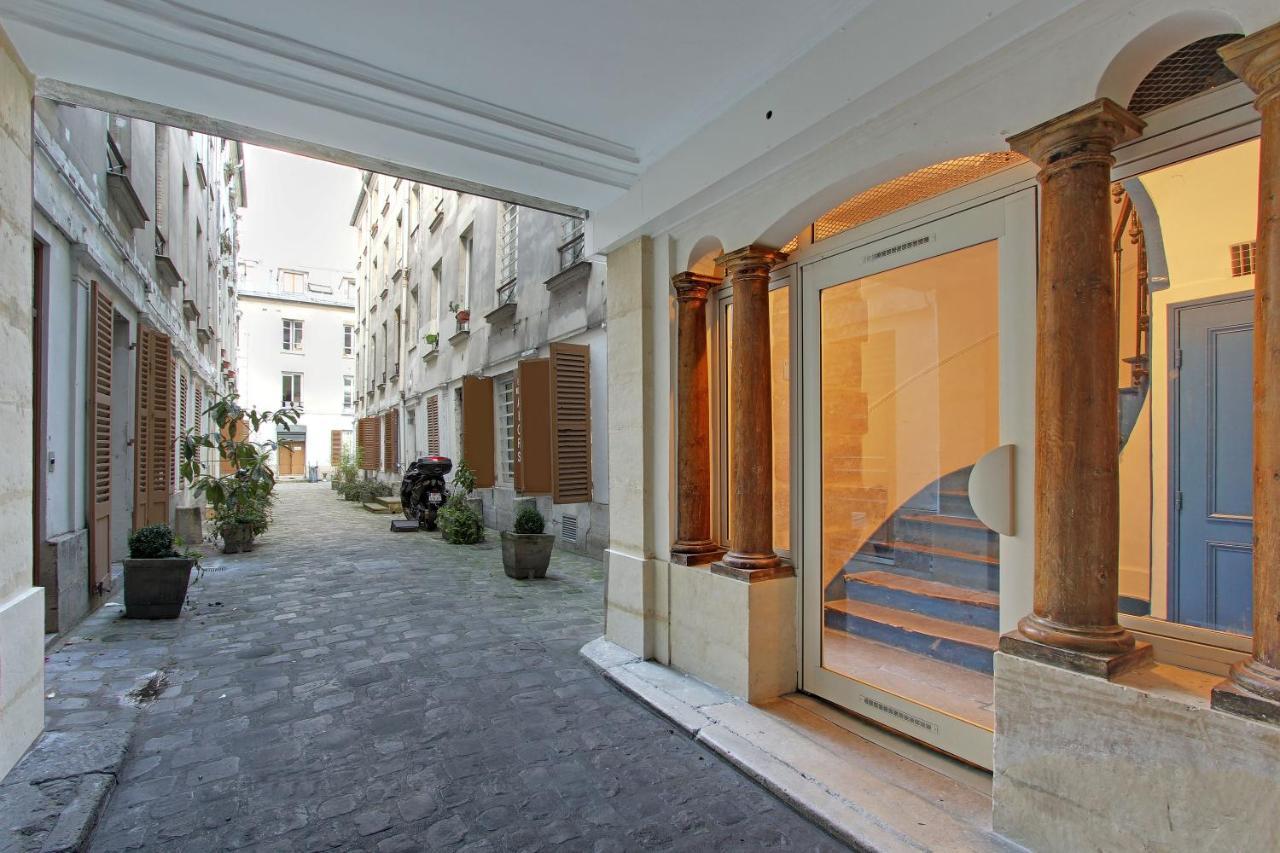 Off Majesti Upper Marais Apartment- Rue Du Faubourg Saint-Martin Parijs Buitenkant foto
