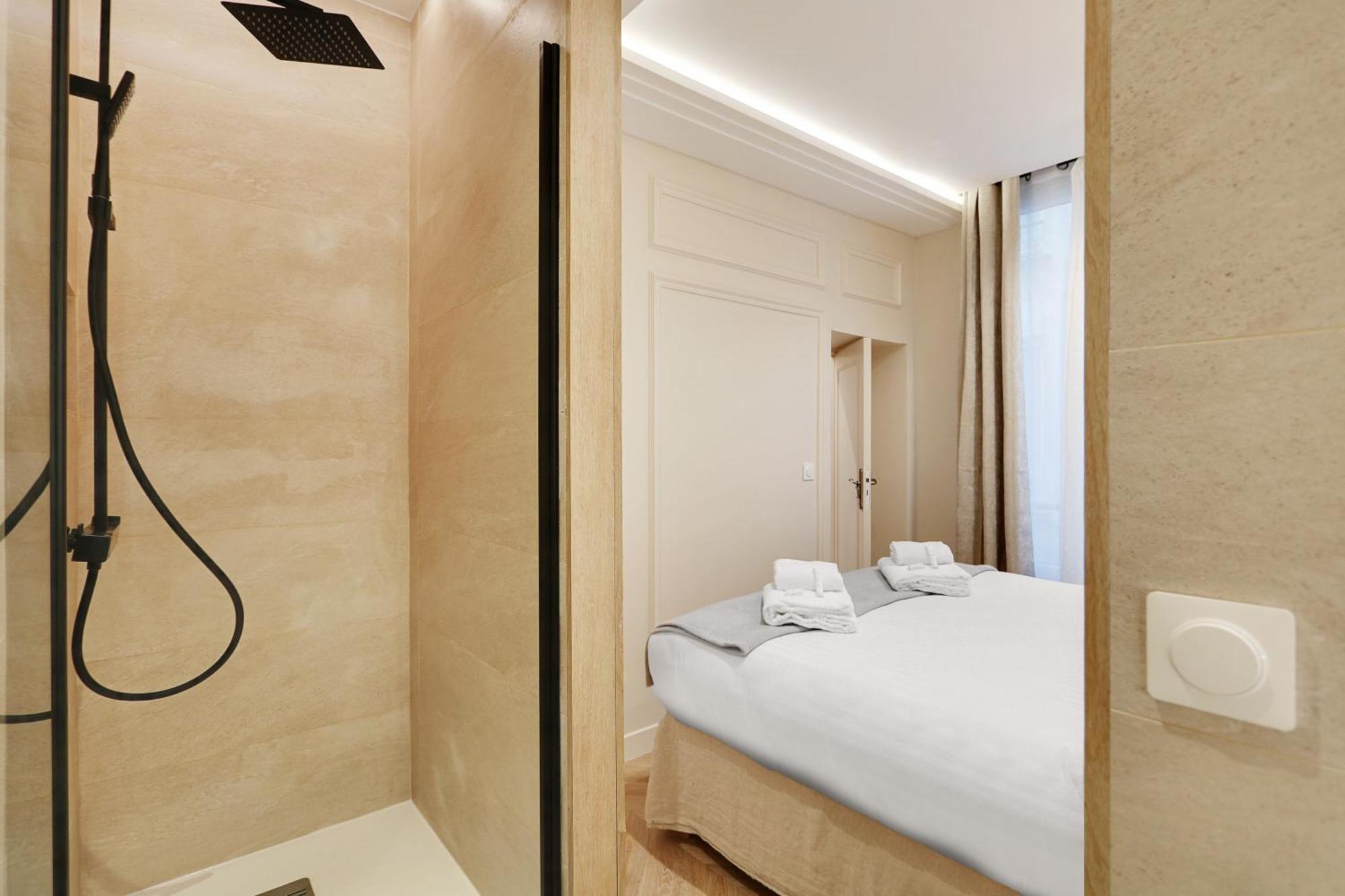 Off Majesti Upper Marais Apartment- Rue Du Faubourg Saint-Martin Parijs Buitenkant foto