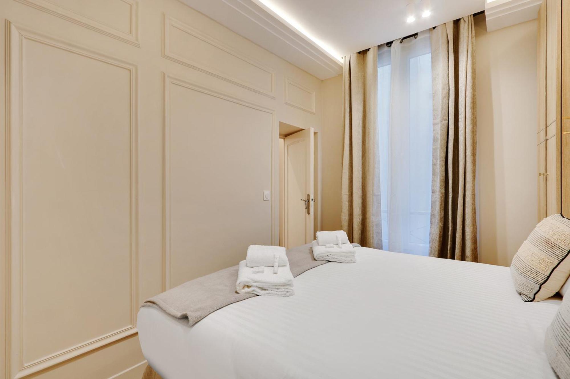 Off Majesti Upper Marais Apartment- Rue Du Faubourg Saint-Martin Parijs Buitenkant foto